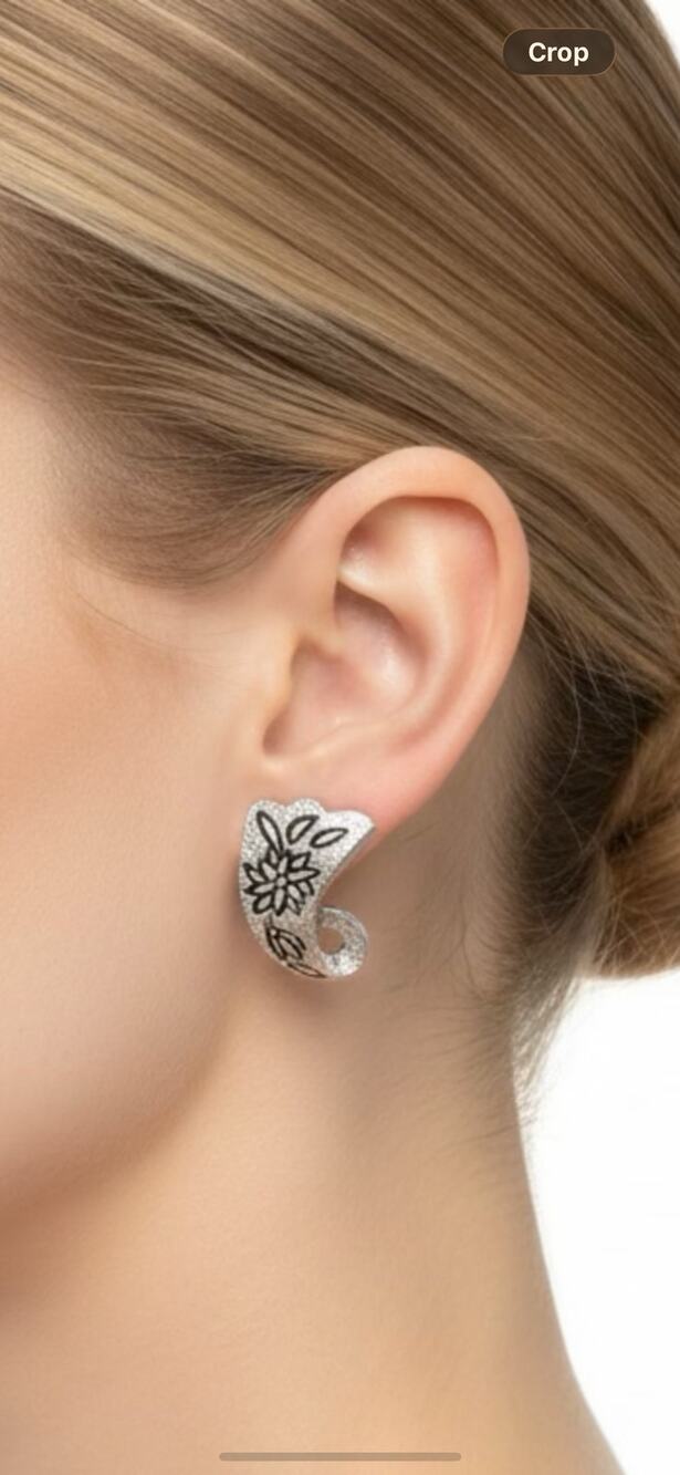 Vintage Emmons Silver Tone Floral Clip On Earrings